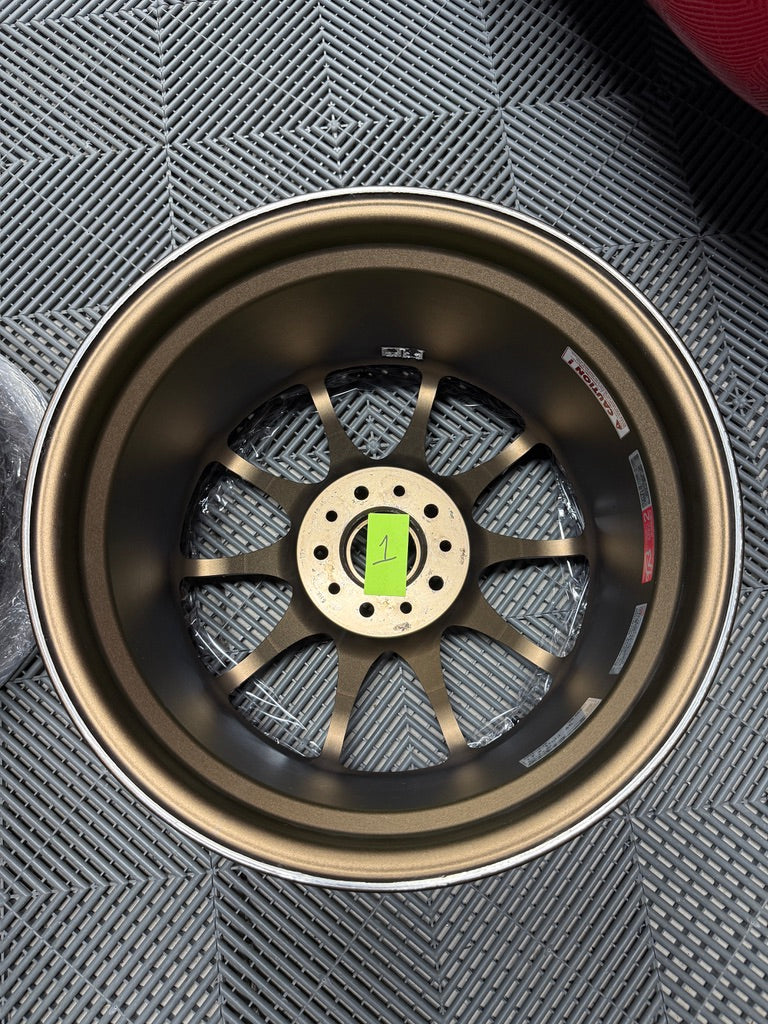 Volk Racing CE28n 17x10 +45